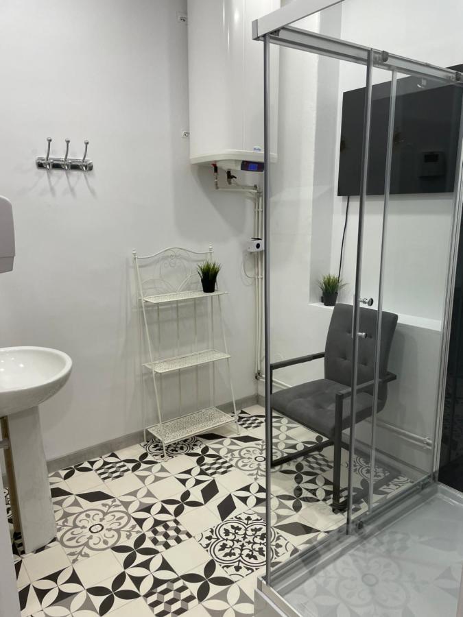 Flyfly Hostel , Darmowy Parking , Rezerwuj Przez Urzadzenia Mobilne -10 Procent Wrocław Eksteriør billede