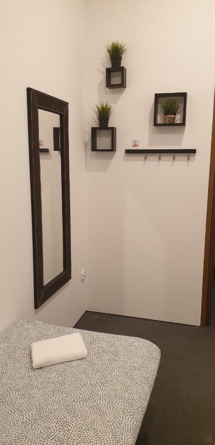 Flyfly Hostel , Darmowy Parking , Rezerwuj Przez Urzadzenia Mobilne -10 Procent Wrocław Eksteriør billede