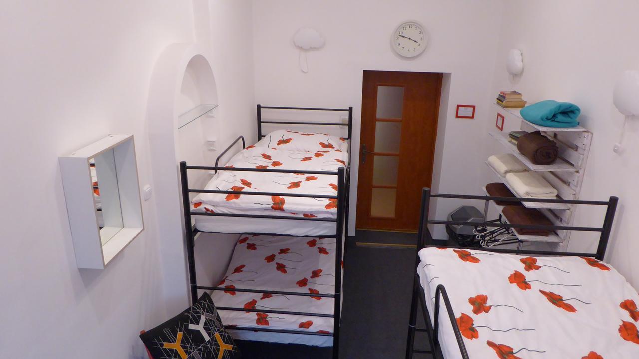 Flyfly Hostel , Darmowy Parking , Rezerwuj Przez Urzadzenia Mobilne -10 Procent Wrocław Eksteriør billede