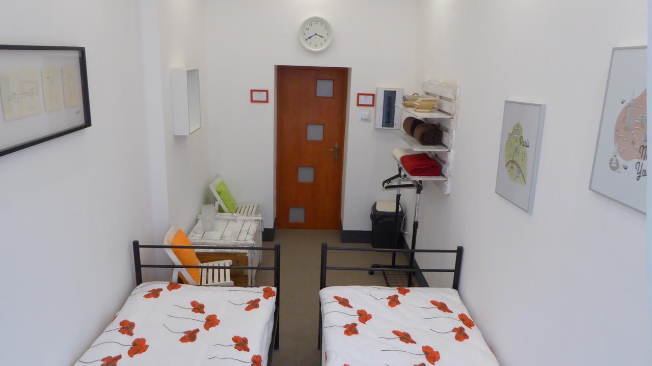 Flyfly Hostel , Darmowy Parking , Rezerwuj Przez Urzadzenia Mobilne -10 Procent Wrocław Eksteriør billede