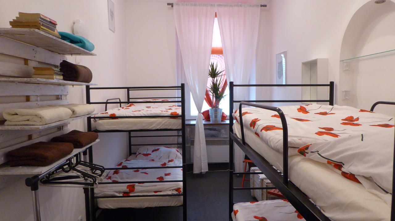 Flyfly Hostel , Darmowy Parking , Rezerwuj Przez Urzadzenia Mobilne -10 Procent Wrocław Eksteriør billede