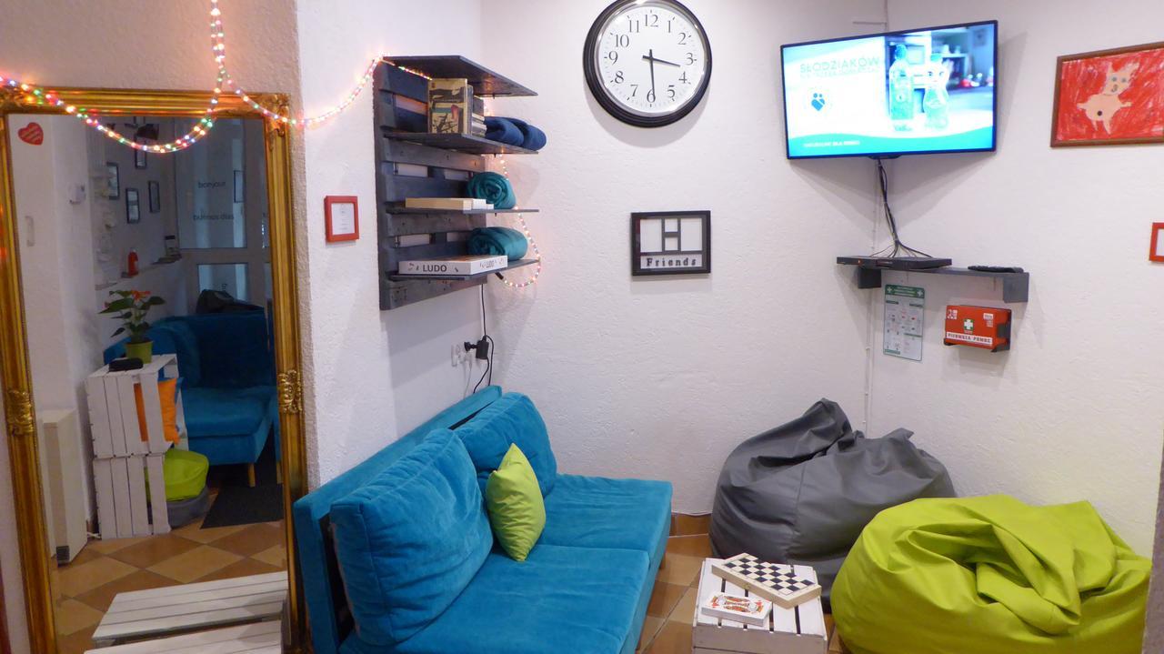 Flyfly Hostel , Darmowy Parking , Rezerwuj Przez Urzadzenia Mobilne -10 Procent Wrocław Eksteriør billede