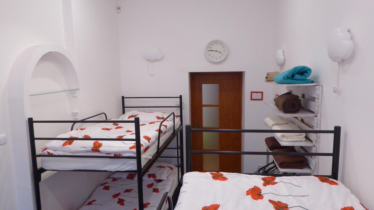 Flyfly Hostel , Darmowy Parking , Rezerwuj Przez Urzadzenia Mobilne -10 Procent Wrocław Eksteriør billede